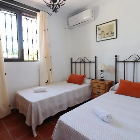 Camaron Villa